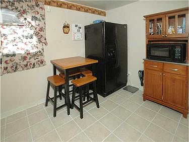 4th image of 654 Sara Ln