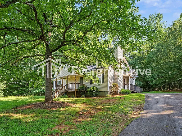4490 Sewell Rd — Photo 9