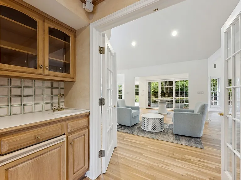 62 Beach Ln — Photo 8
