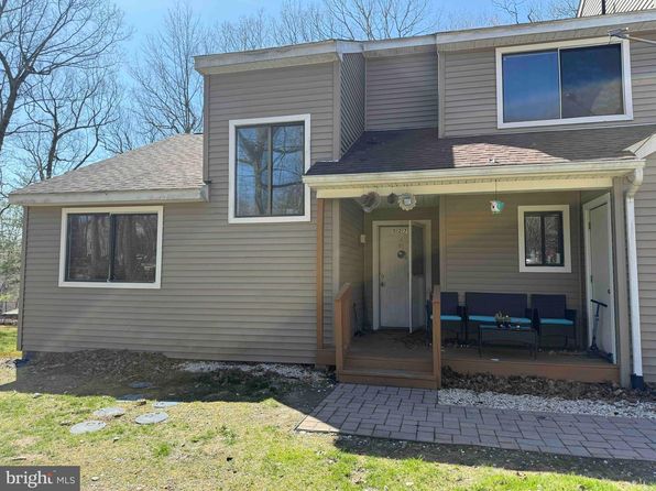 3301 Windermere Dr, Bushkill, PA 18324