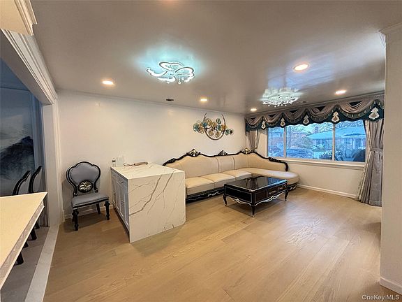 3rd image of 105 Seaman Road