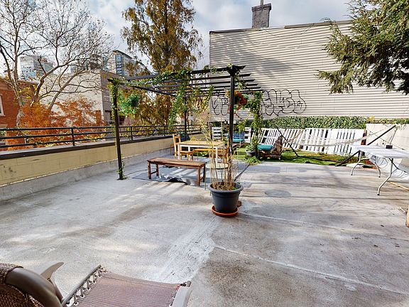 5th image of 146 Wythe Ave APT 2R
