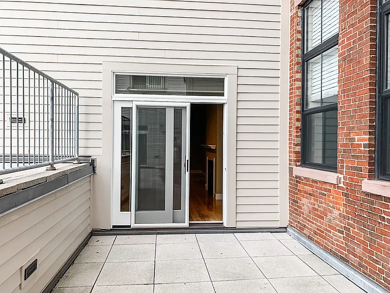 1721-1723 Washington St #205 — Photo 12