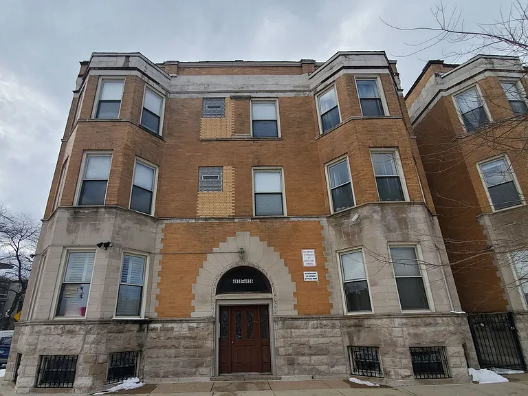 4858 S Prairie Ave #2A — Photo 3