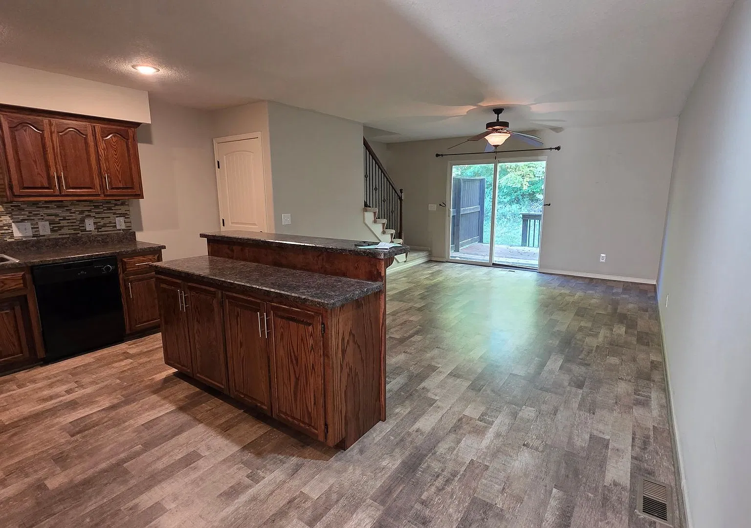 Coming Soon! 2-Bedroom, 2.5 Bath Single Family for Rent in Kansas City, MO | Attached Garage & Mo... — Photo 4
