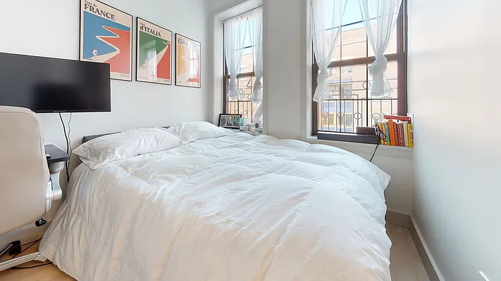 Rented by Bond New York | media 5