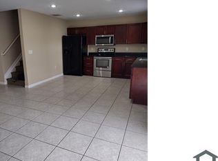 913 SW 15th St, Deerfield Beach, FL 33441