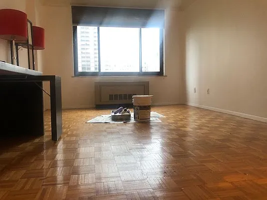 Rented by Fifth & Forever LLC | media 24