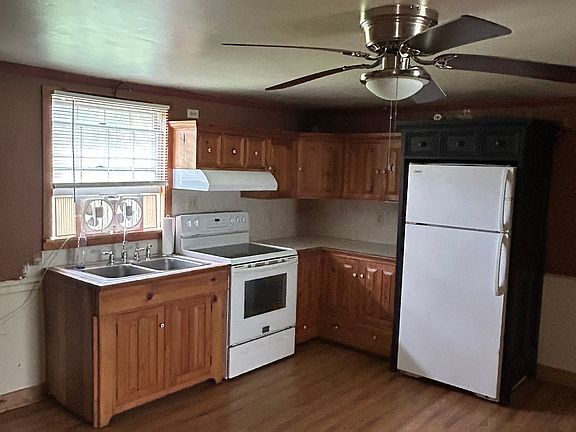 4th image of 8839 Langmaid Rd