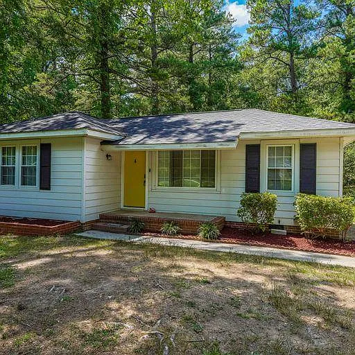 1113 E Oak Dr — Photo 3