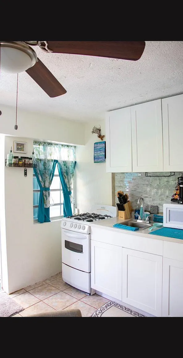 1 bed, 310 sqft, $1,100 — Photo 2