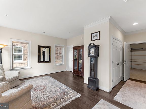 4th image of 318 Crown Park Ave