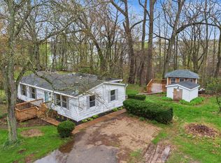 33320 Ridenour Dr, Dowagiac, MI 49047