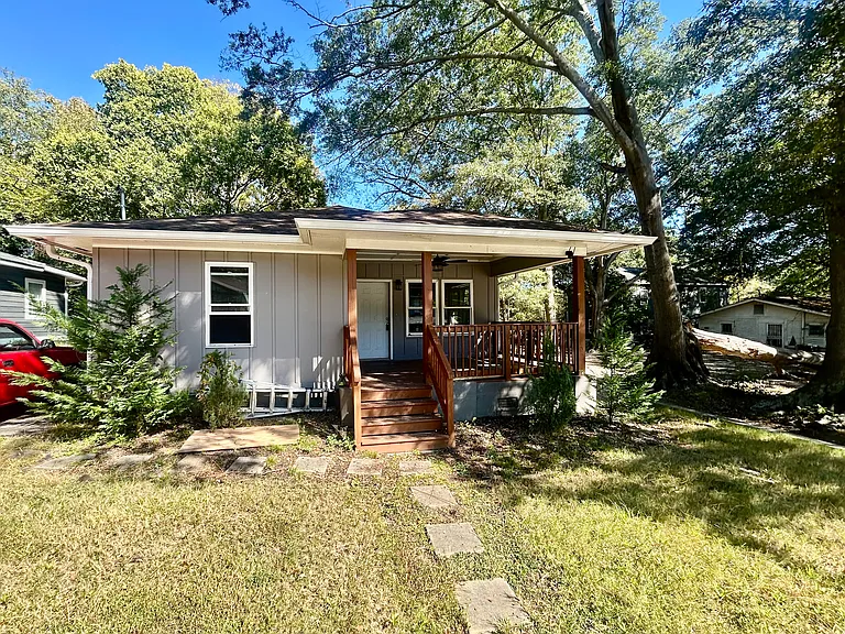 781 Peyton Ave NW — Photo 1