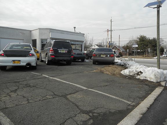 3rd image of 1830 Woodbridge Ave