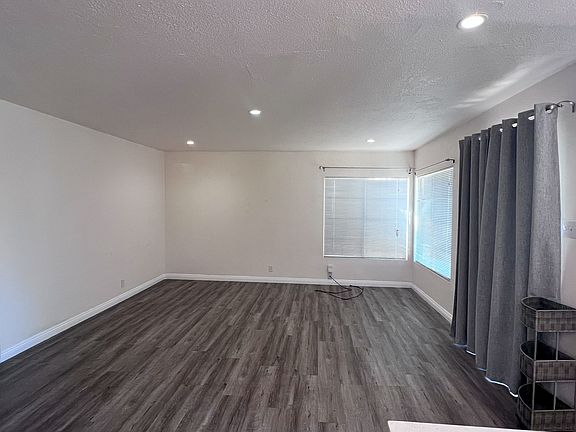 3rd image of 1487 Highland Blvd