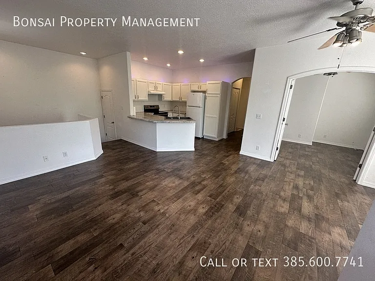 3854 W Garonne Ave — Photo 5