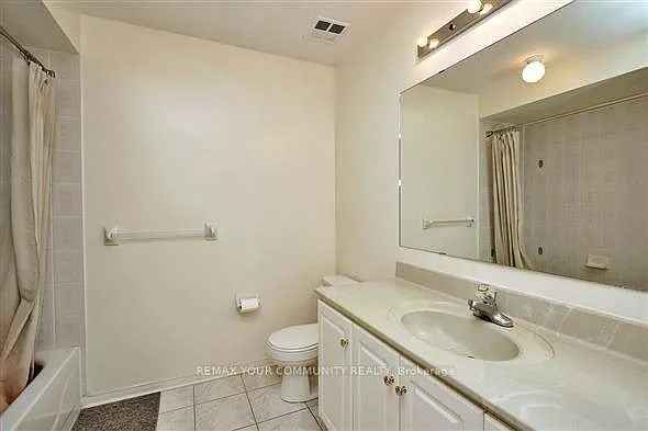 33 Golden Oak Ave — Photo 14