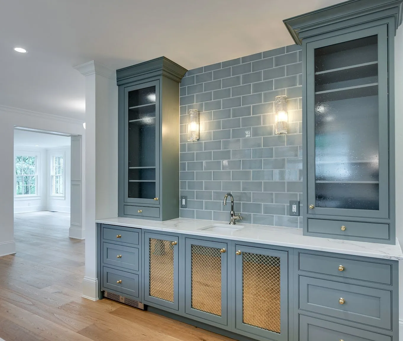 5 bed, 5.5 bath, 5564 sqft, $17,500 — Photo 4