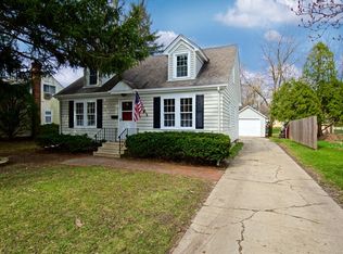 808 Richards St, Geneva, IL 60134