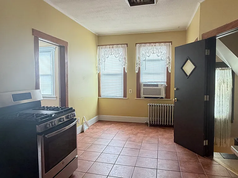 806 Roselle St #1 — Photo 4
