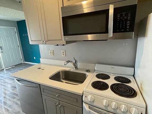 4th image of 1945 Arapahoe Ave APT 2