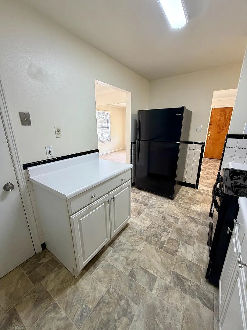 1215 Bliss Dr — Photo 4