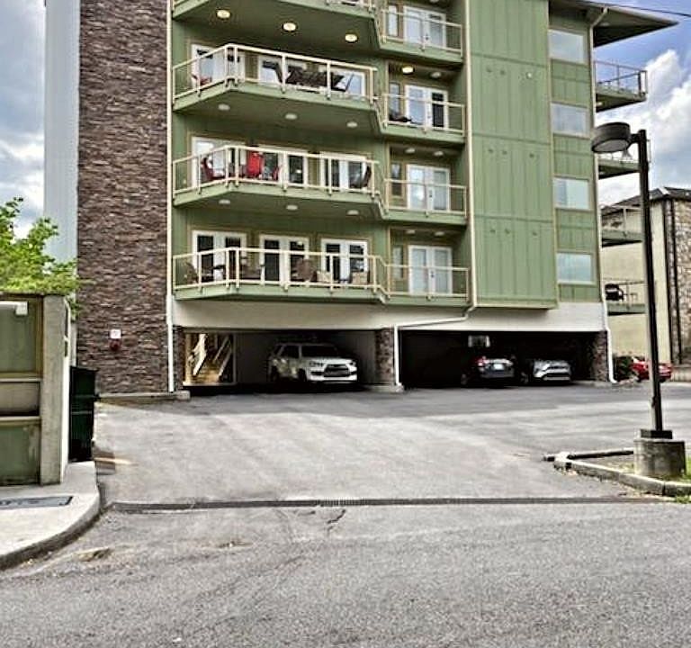 1st image of 513 McCarter Rd APT 3S