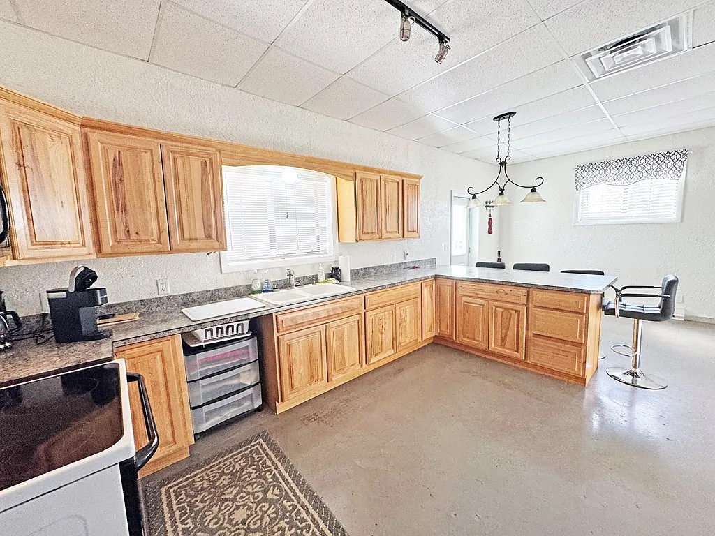 2 bed, 2.0 bath, 1700 sqft, $1,800 — Photo 4