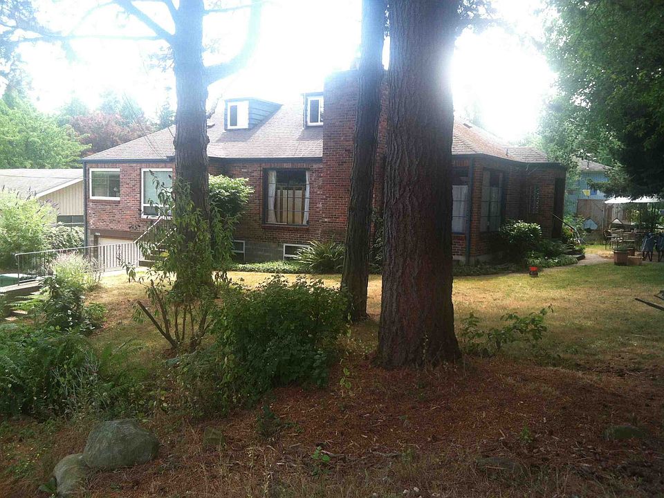 2nd image of 13426 27th Ave NE
