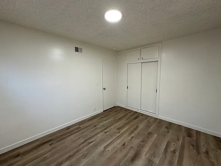 14330 Bon View Ave — Photo 18