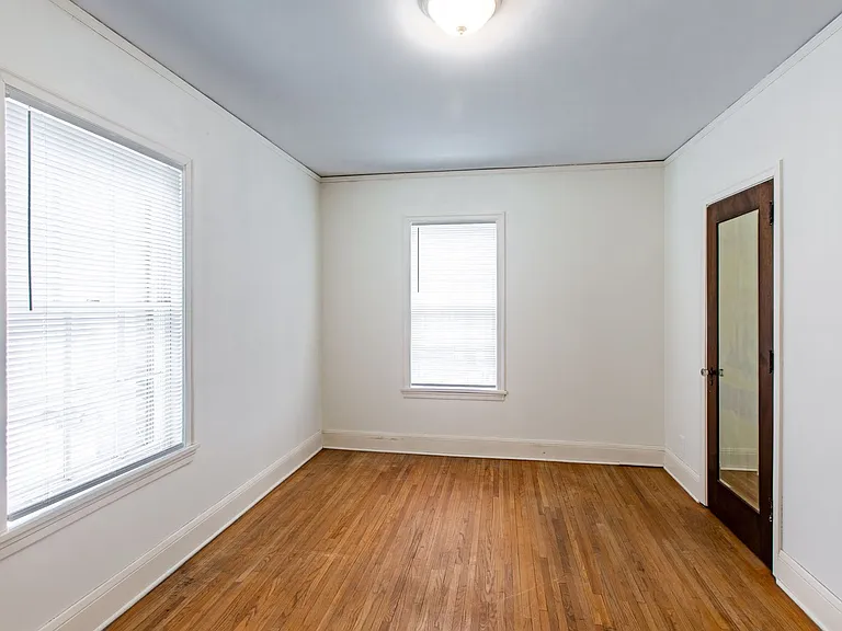 2434 Dupont Ave S — Photo 27