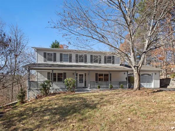 402 Canonero Dr, Fairview, NC 28730