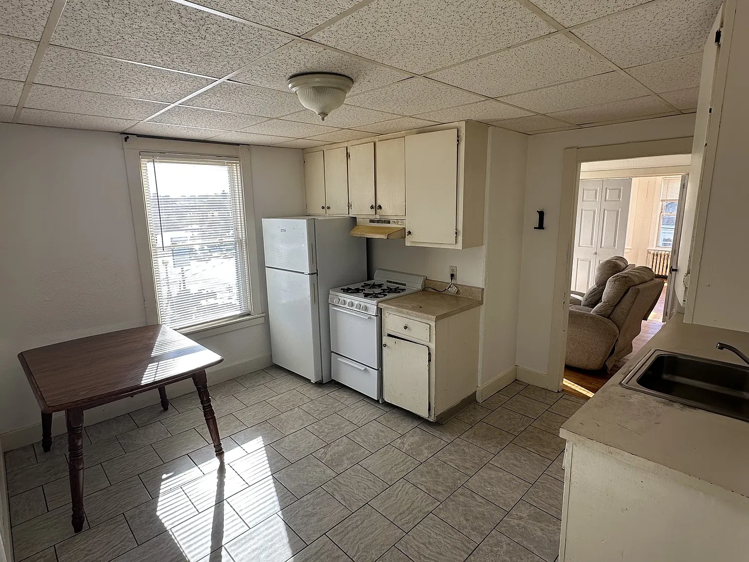 523 Washington Ave — Photo 2