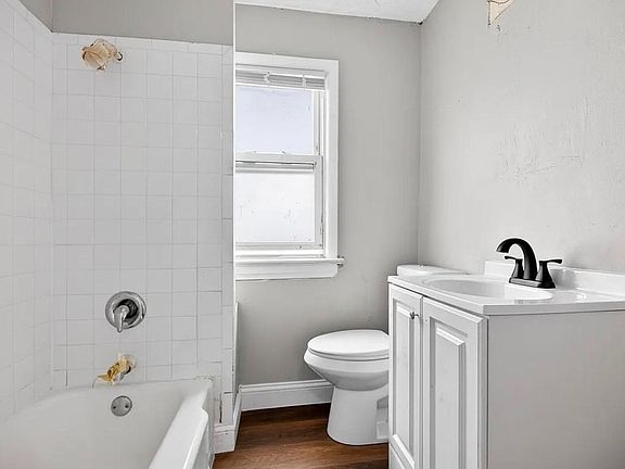 4th image of 10100 Yale Ave #10100
