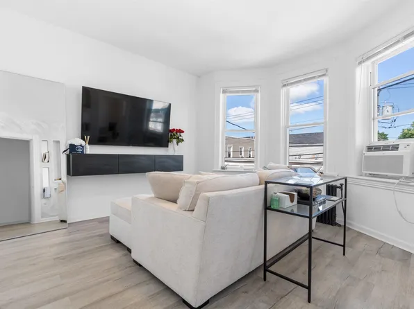 4308 Grand Avenue image 2 of 8