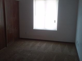 15 Briarcliff Dr APT 9, Cambridge, OH 43725