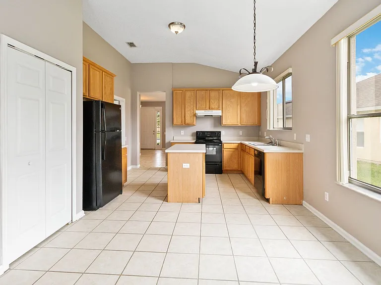 2173 Granger Ave — Photo 10