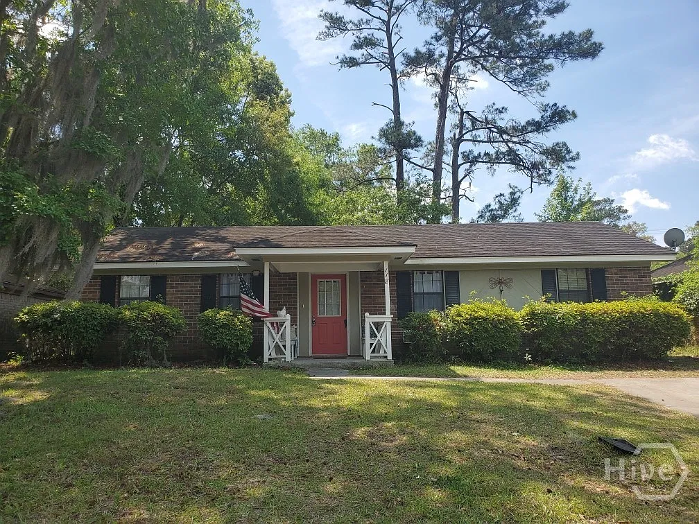 3 bed, 1.5 bath, 1543 sqft, $2,100 — Photo 1