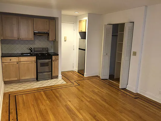 Rented by Waverly Realty Associates | media 6