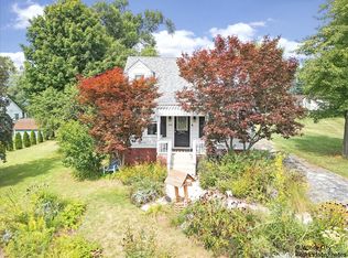 308 Briar Rd, Island Lake, IL 60042