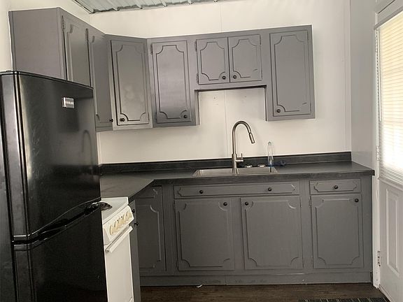 5th image of 311 1/2 S 10th St #A