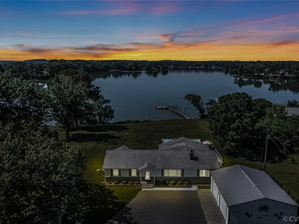 282 Cherry Orchard Ln, Montross, VA 22520