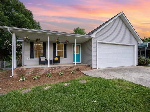 7095 Agatha Dr, Stokesdale, NC 27357