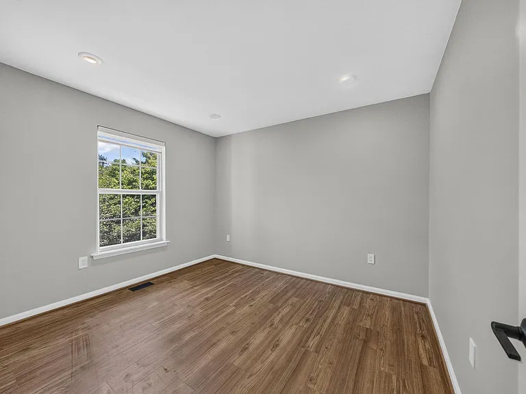 132 S Barrow Pl — Photo 31