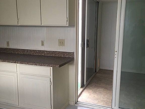 3rd image of 4976 Stanley Ave Trailer 52