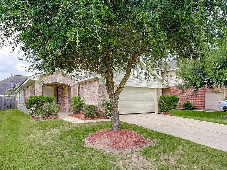 7411 Kransburg Ranch Dr — Photo 2