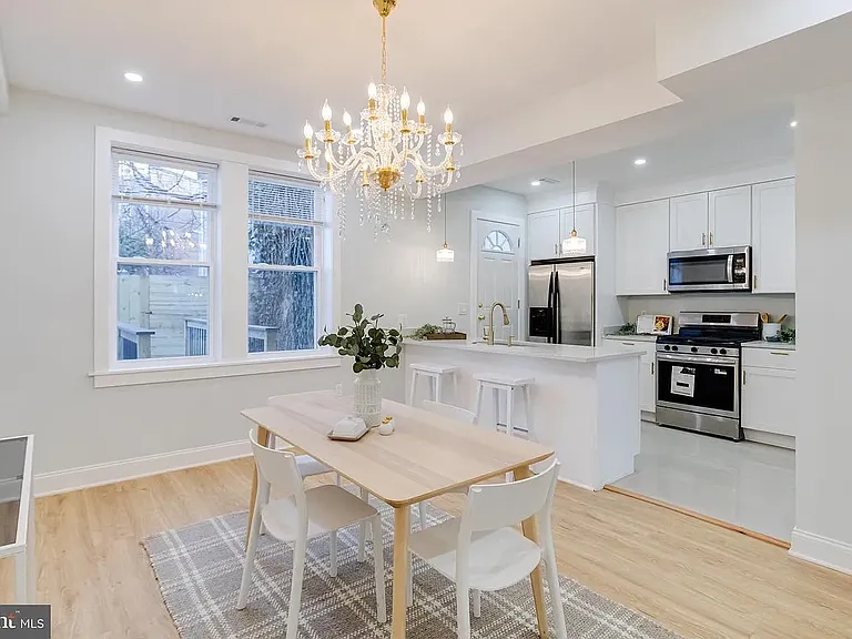 635 N Rosedale St — Photo 2