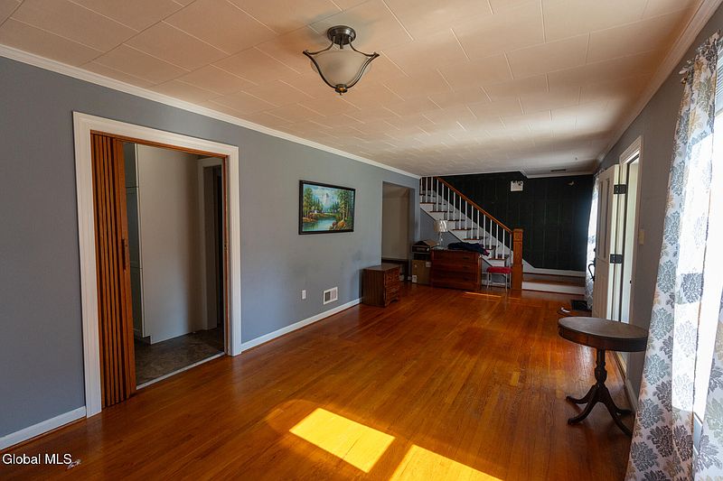 4th image of 595 Gansevoort Road