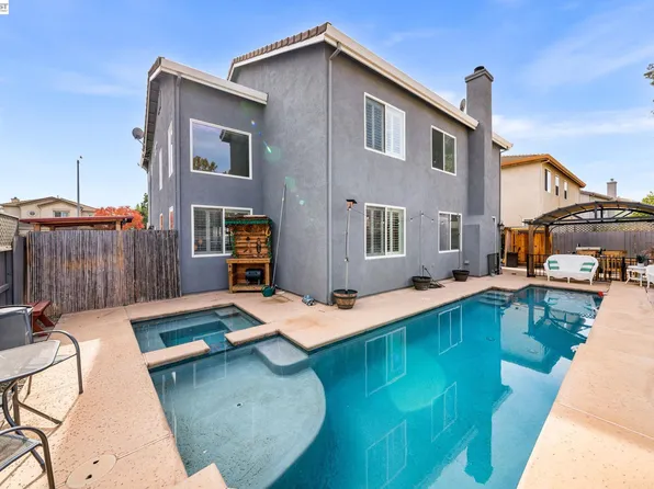 1531 Riverview Ave, Tracy, CA 95377